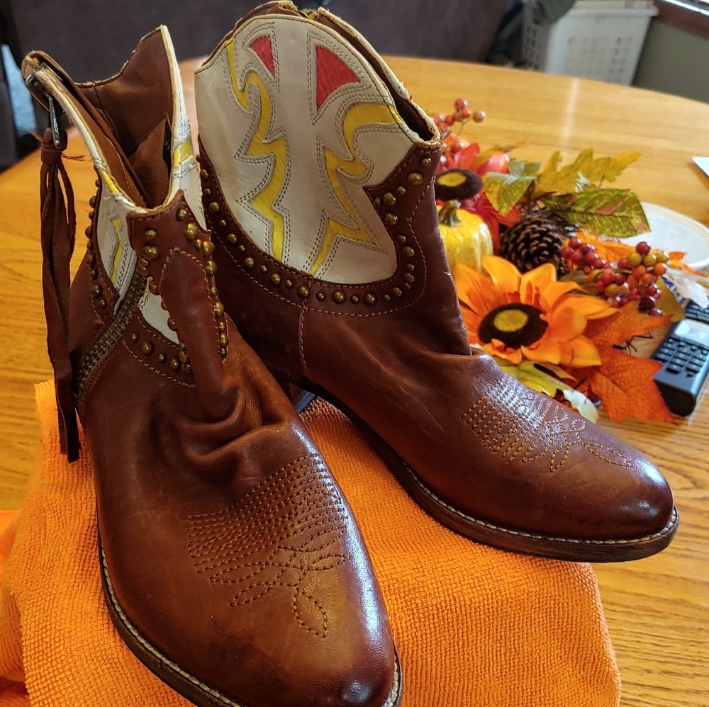 Rare Vintage Sam Edelman Boots 👢